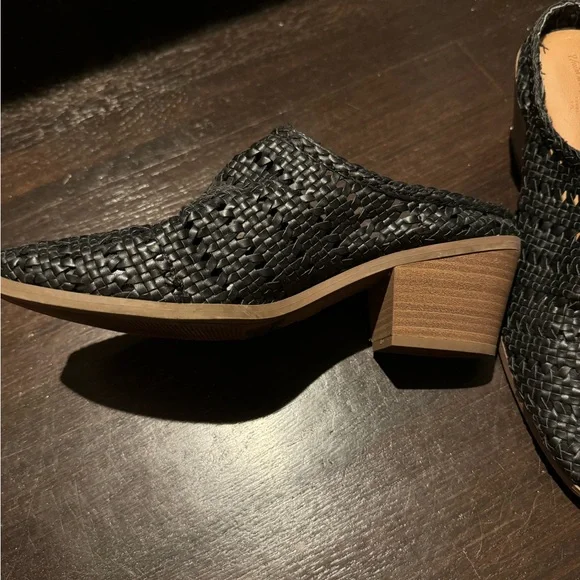 Universal Thread Woven Mules - Picture 2 of 5